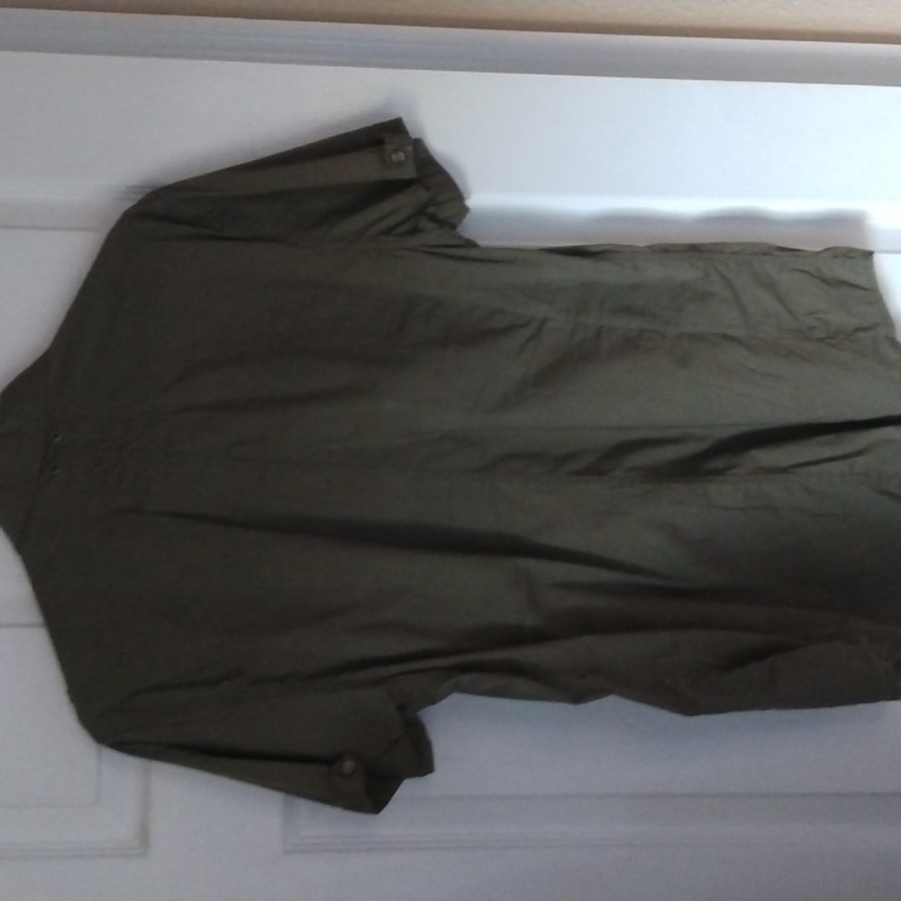 Men's GUESS button down SS mens Size Medium Slim Fit Shirt in Military Green - Picture 7 of 9